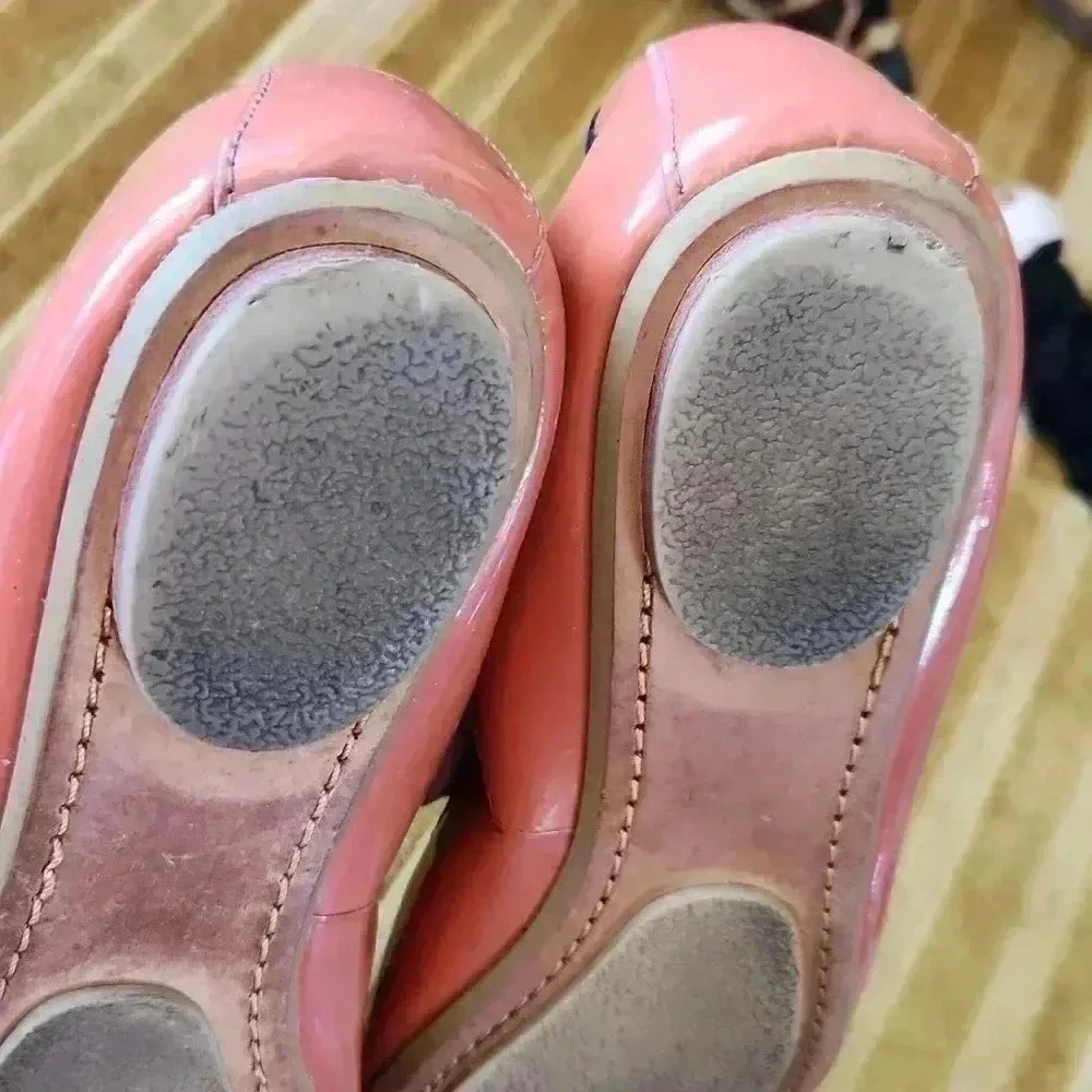 Very Lovely Soles preowned good